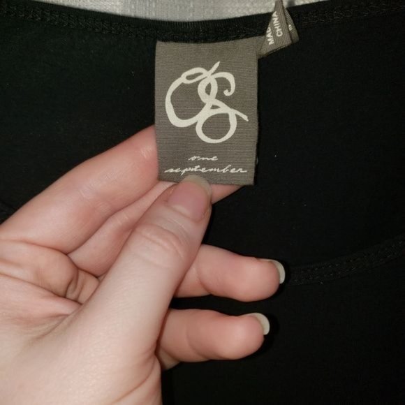 One September Eyelet Detail Bell Sleeve Blouse Size Small - Picture 3 of 8